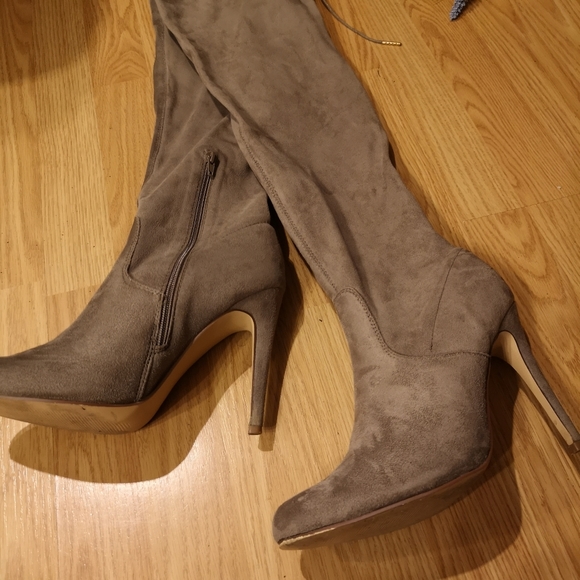 Thigh High Women's High Heel Boots - Picture 8 of 15